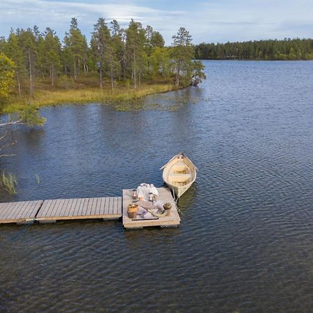 Moekki - The White Blue Wilderness Lodge Inari Exterior foto